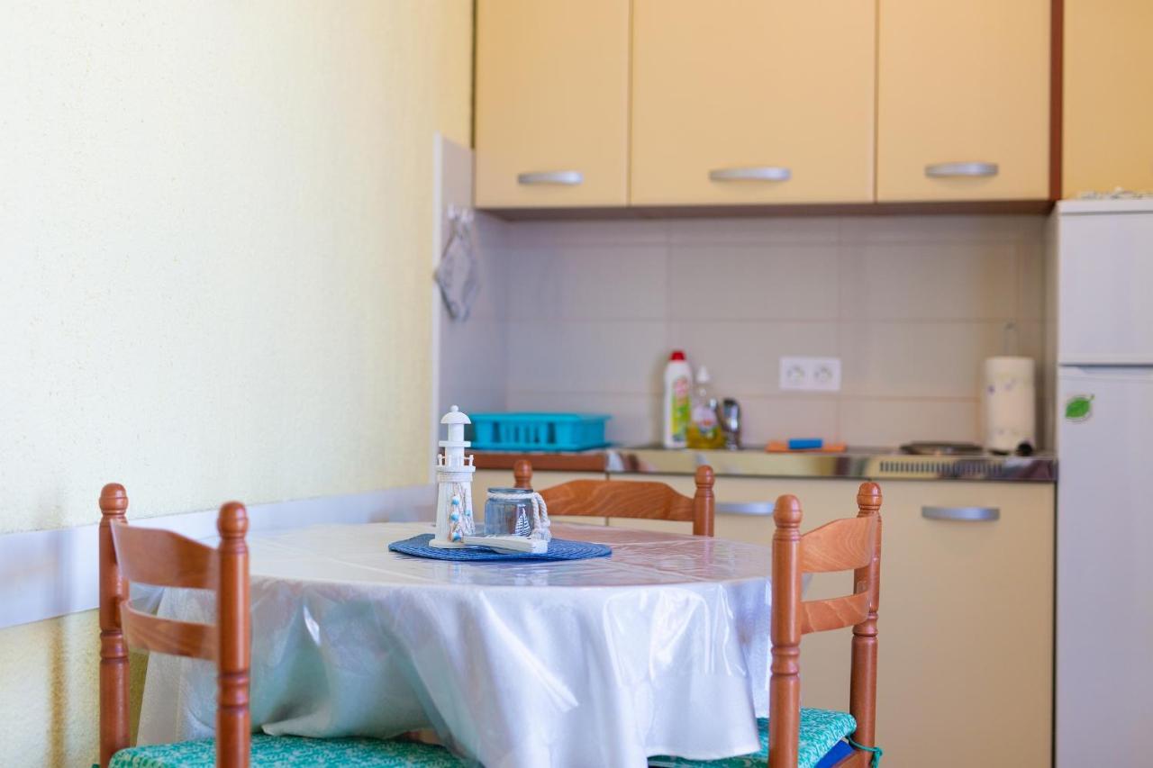 Stella Apartmani Malinska Bagian luar foto