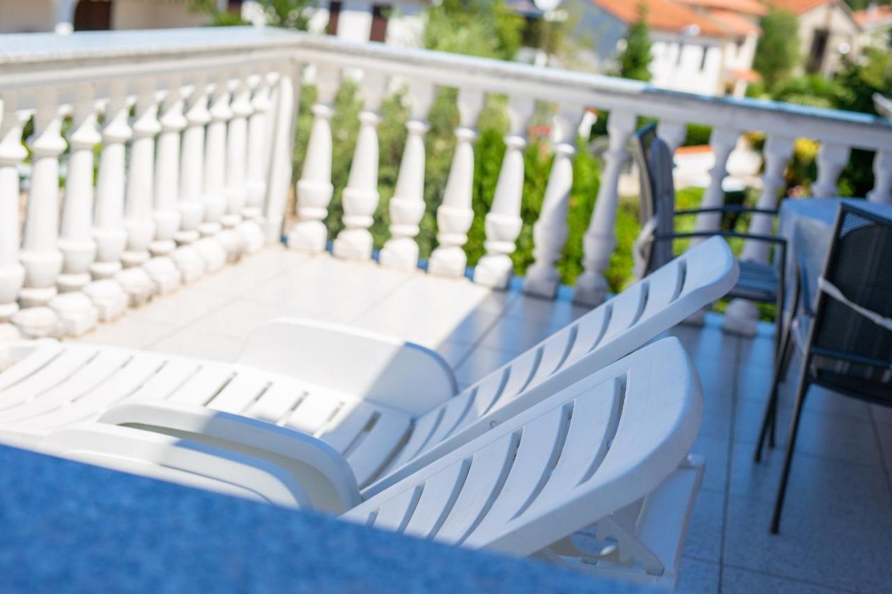 Stella Apartmani Malinska Bagian luar foto