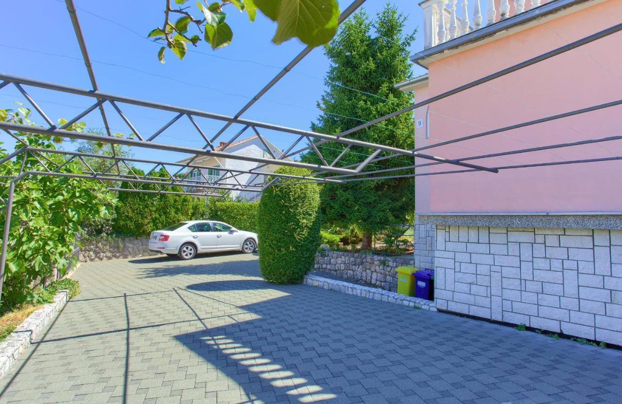 Stella Apartmani Malinska Bagian luar foto